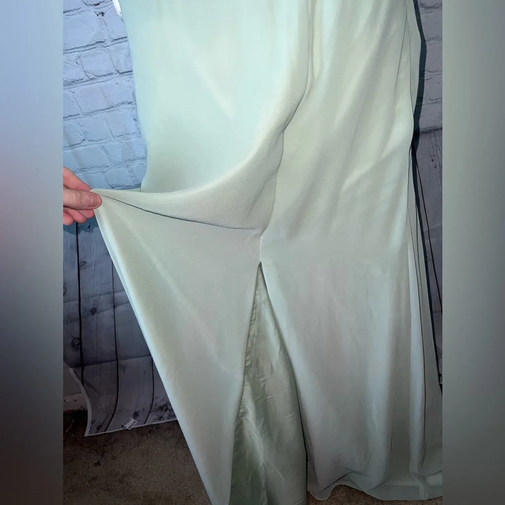 Azazie light green polyester formal long dress size M - Picture 4 of 14